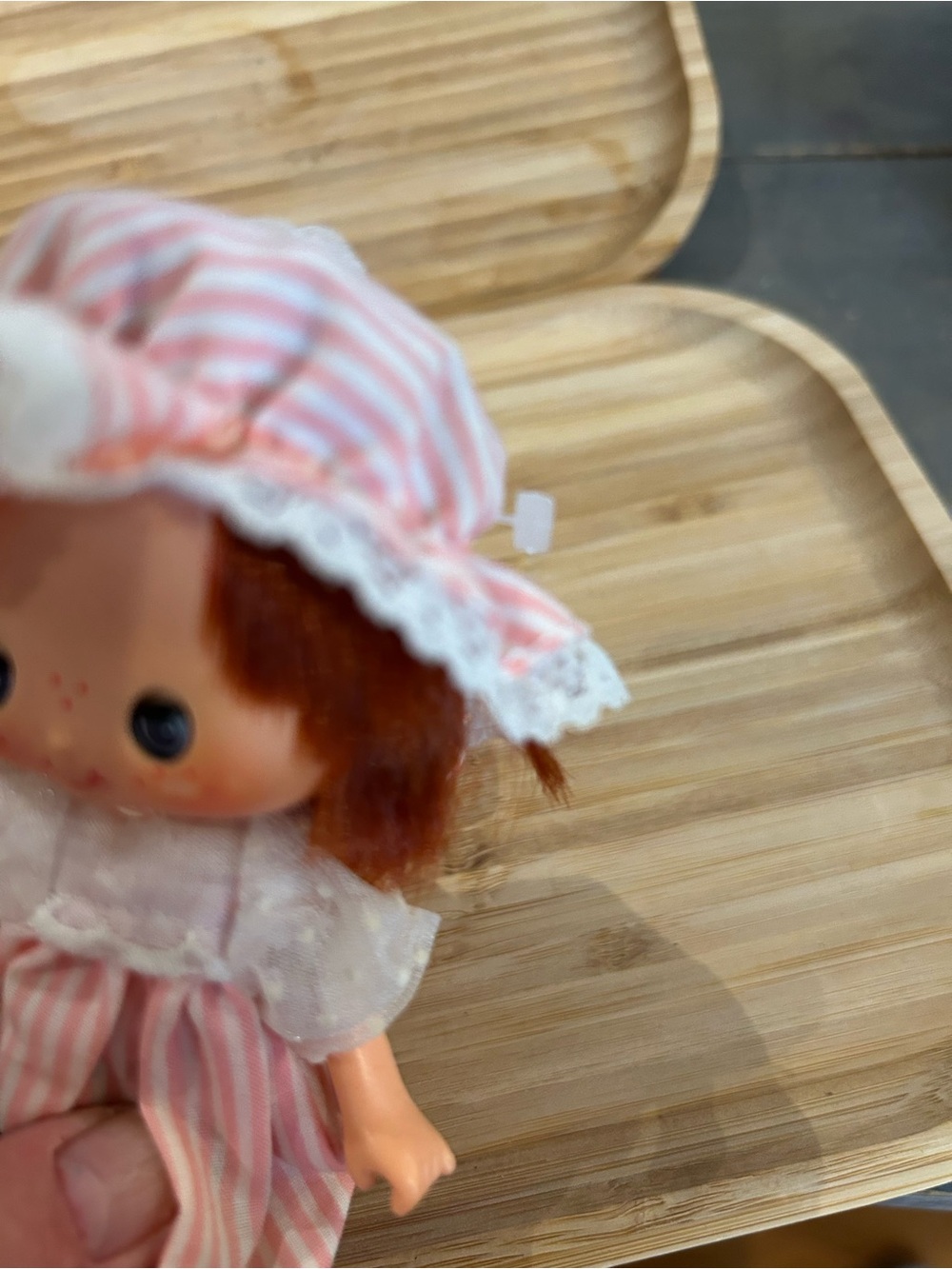 Strawberry Shortcake *VINTAGE* sweet sleeper doll with cat and strawberry bag - Picture 7 of 7